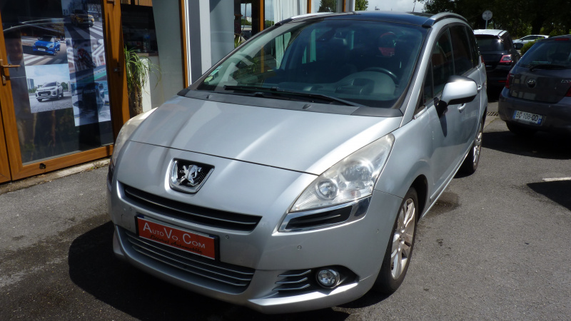 Peugeot 5008 - 1.6 HDi115 FAP ALLURE